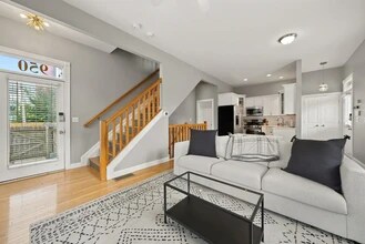 950 N 6th St in Columbus, OH - Foto de edificio - Building Photo