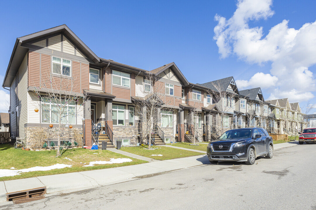 198 Legacy Cmn SE in Calgary, AB - Building Photo