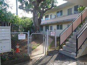 1720 Algaroba St in Honolulu, HI - Building Photo - Building Photo