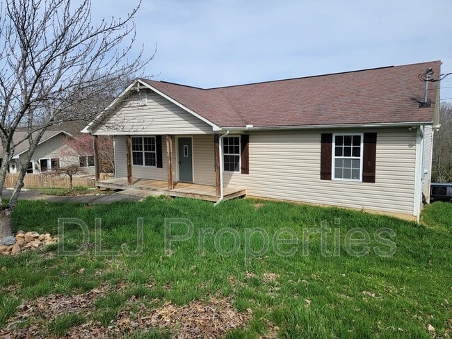 1805 McCarter St in Sevierville, TN - Building Photo - Building Photo