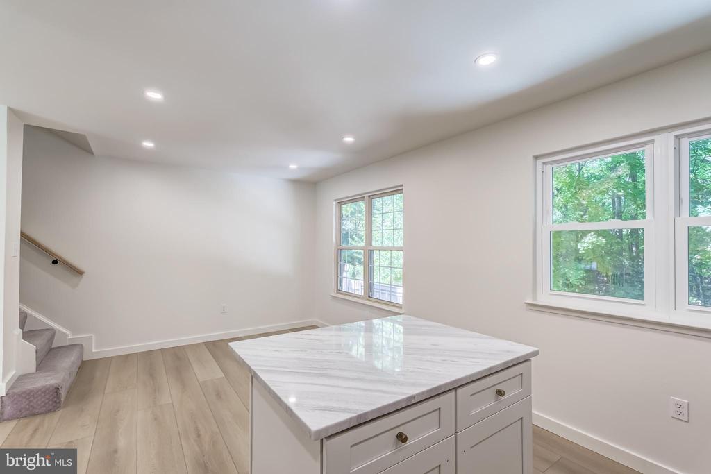 2362 Branleigh Park Ct in Reston, VA - Building Photo