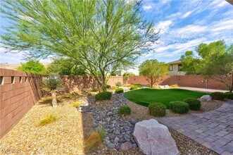 7017 Pearl Hilltop Ct in Las Vegas, NV - Building Photo - Building Photo