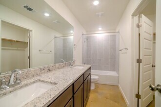 907 Switchgrass Dr-Unit -B in Killeen, TX - Building Photo - Building Photo