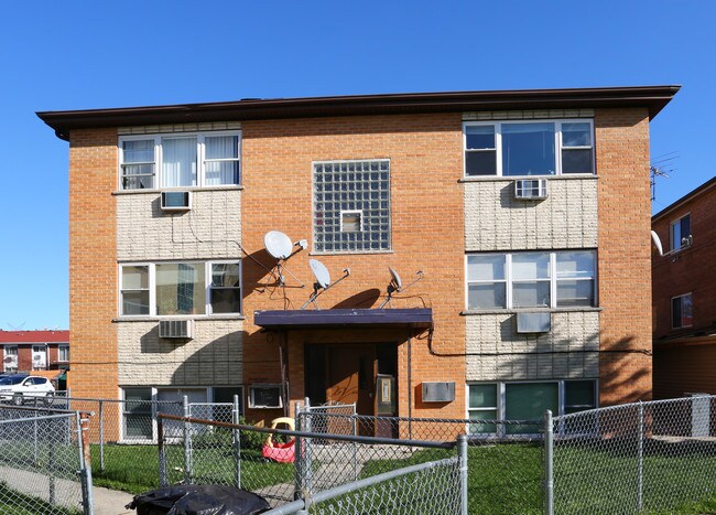 9634 Golf Ter in Des Plaines, IL - Building Photo - Building Photo