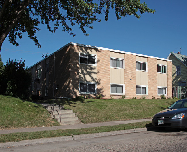 133 12th Ave N in South St. Paul, MN - Foto de edificio - Building Photo