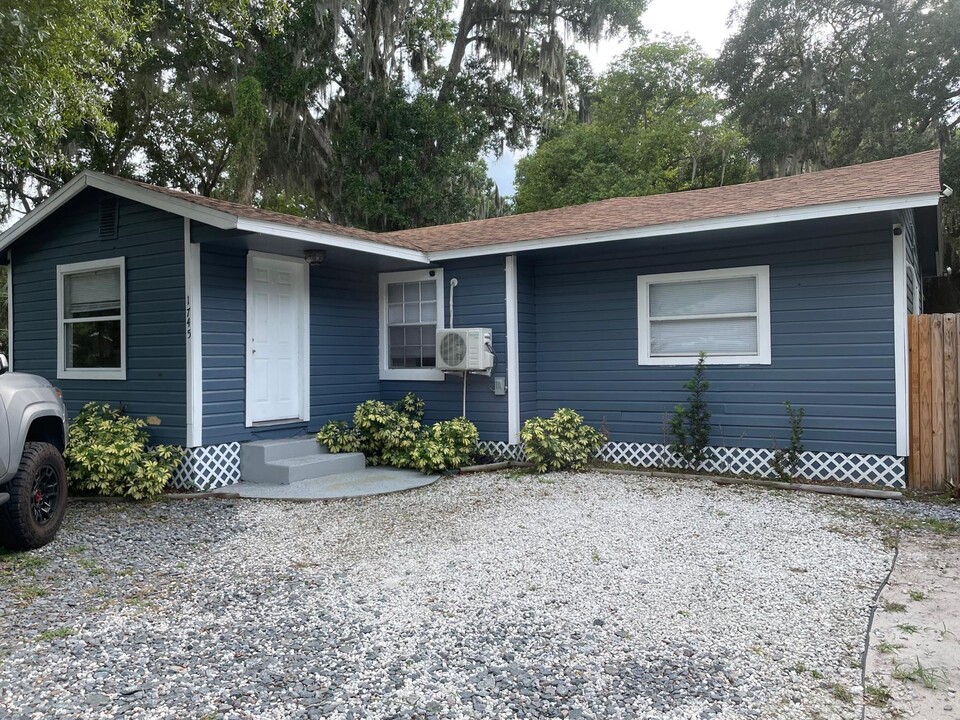 1745 N Orange St in Mount Dora, FL - Building Photo