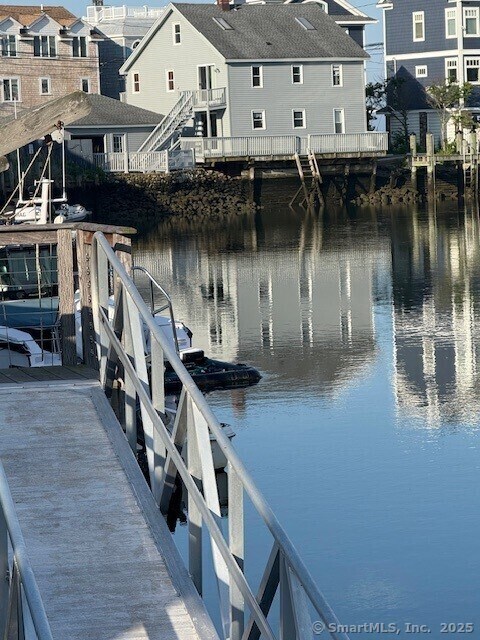 2144 Fairfield Beach Rd in Fairfield, CT - Building Photo - Building Photo