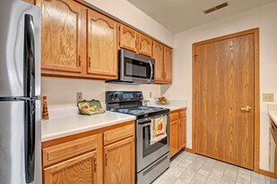 Arbor Ridge in Milwaukee, WI - Building Photo