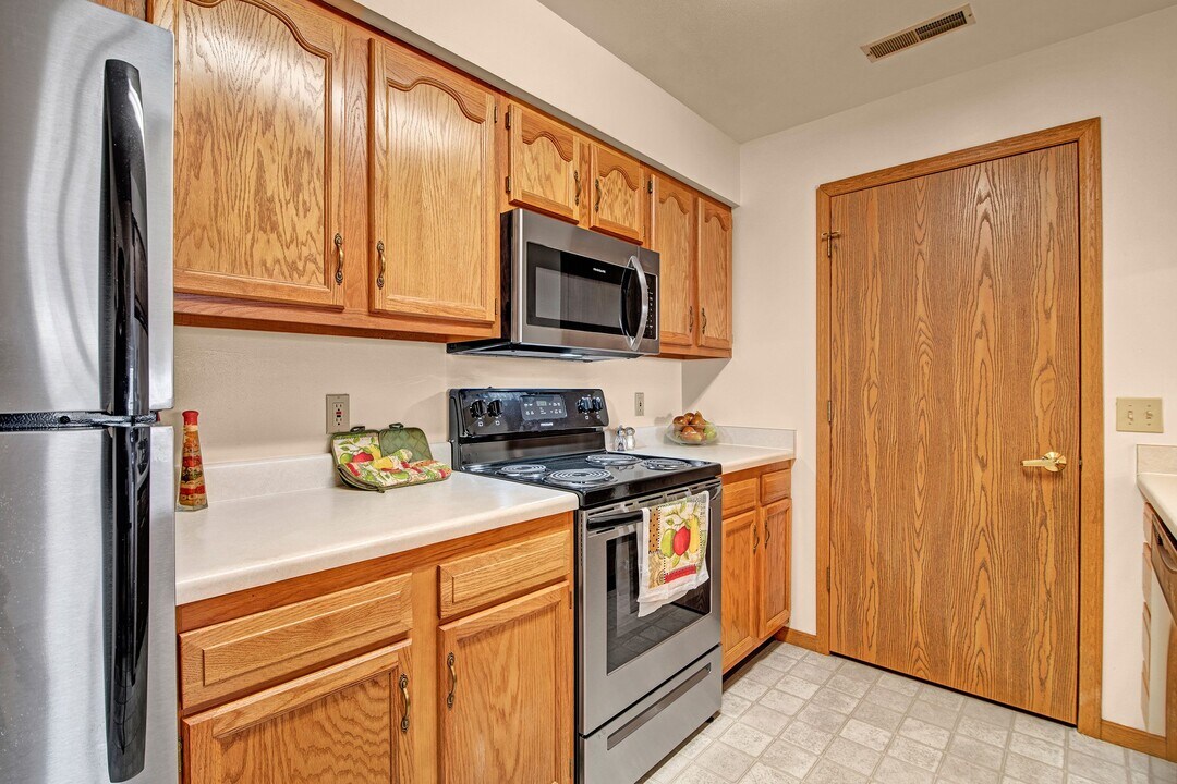 Arbor Ridge in Milwaukee, WI - Building Photo