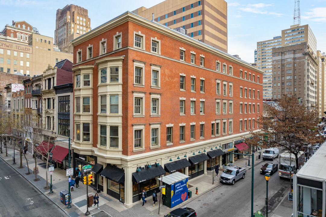 Le Crillon Apartments in Philadelphia, PA - Building Photo