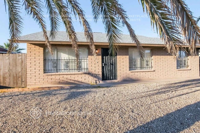 3844 W Acapulco Ln in Phoenix, AZ - Building Photo - Building Photo