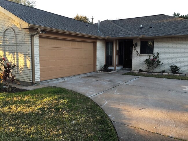 11639 Kirkmeadow Dr in Houston, TX - Building Photo - Building Photo