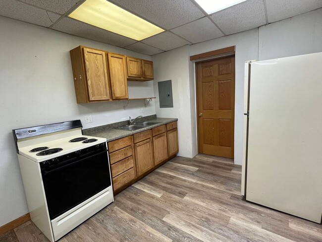 property at 1319 E Main St