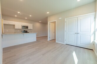 1504 Casuarina Dr in Bentonville, AR - Building Photo - Building Photo