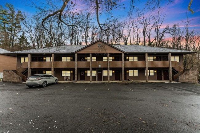 Avalon Apartments in Morgantown, WV - Building Photo - Building Photo