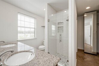 2101 Polaris Ave in Austin, TX - Building Photo - Building Photo