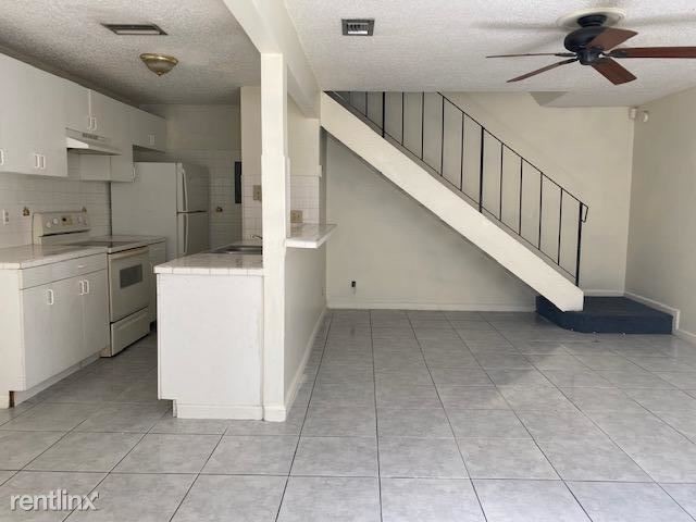 812 Tiffany Dr W-Unit -Apt 3 in West Palm Beach, FL - Foto de edificio