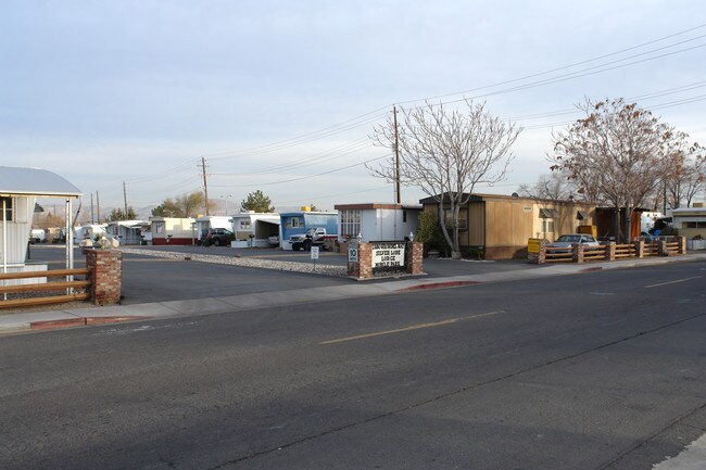 2880 Wrondel Way in Reno, NV - Foto de edificio - Building Photo