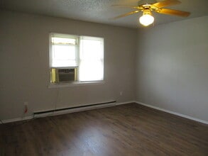 3600 Cannan Forest Dr, Unit 3600-D in Greensboro, NC - Building Photo - Building Photo