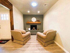 1100 Elmhurst St in Moore, OK - Building Photo - Building Photo