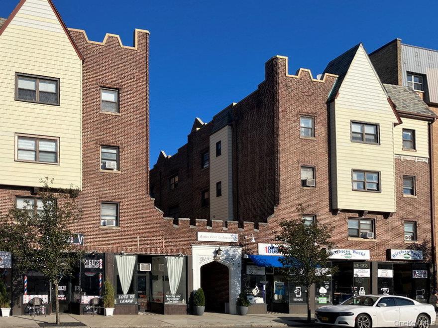 240 Halstead Ave in Harrison, NY - Building Photo