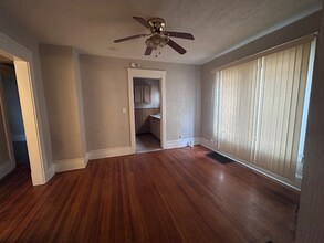 10523 Olivet Ave in Cleveland, OH - Foto de edificio - Building Photo