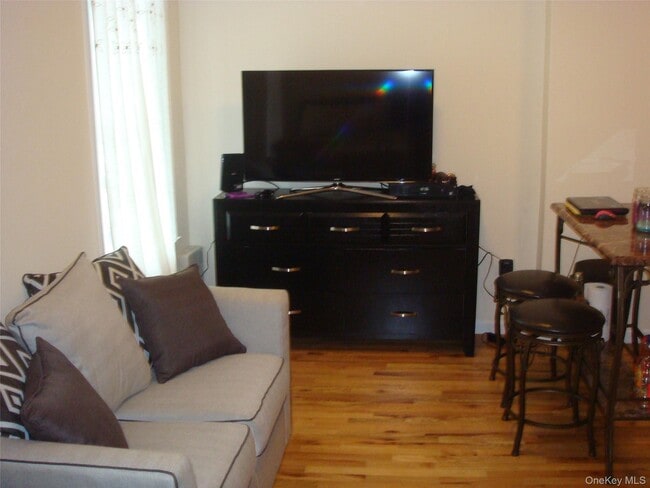 122 Main St in Nyack, NY - Building Photo - Building Photo