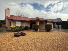 13005 Bermuda Dunes Dr in Victorville, CA - Building Photo