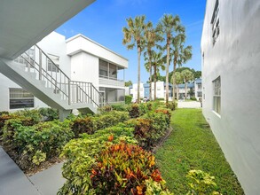 113 Normandy Ln in Delray Beach, FL - Building Photo - Building Photo