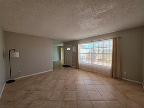 5282 SE 43rd Trce in Okeechobee, FL - Building Photo - Building Photo