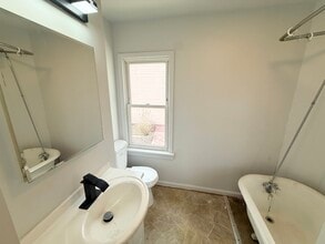 358 Russell St in Sharon, PA - Building Photo - Building Photo