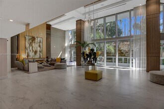 21055 Yacht Club Dr, Unit 2104 in Aventura, FL - Building Photo - Building Photo