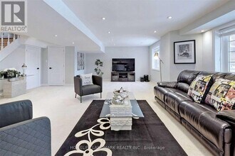 19 Brass Dr in Richmond Hill, ON - Building Photo - Building Photo