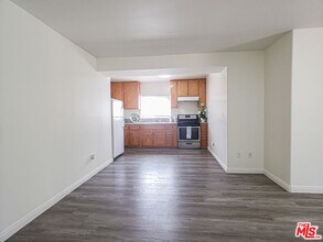 356 S St Andrews Pl in Los Angeles, CA - Building Photo - Building Photo