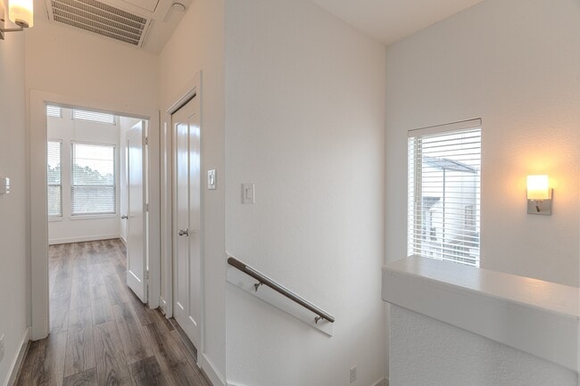 18736 Centro Main St