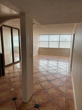 1300 NE Miami Gardens Dr in North Miami Beach, FL - Building Photo - Building Photo