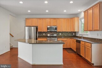 4175 Vernoy Hills Rd in Fairfax, VA - Building Photo - Building Photo