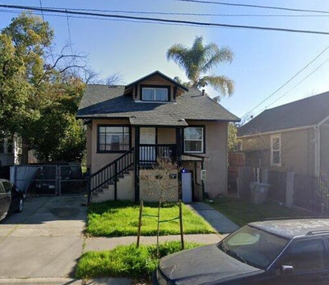 property at 3135 32nd St