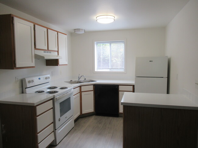 Oakwood Club Apartments photo'