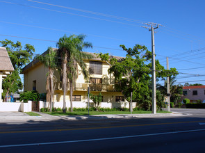 13090 NE 6th Ave in North Miami, FL - Building Photo - Building Photo