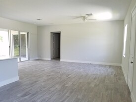 17186 84th Ct N in Westlake, FL - Building Photo