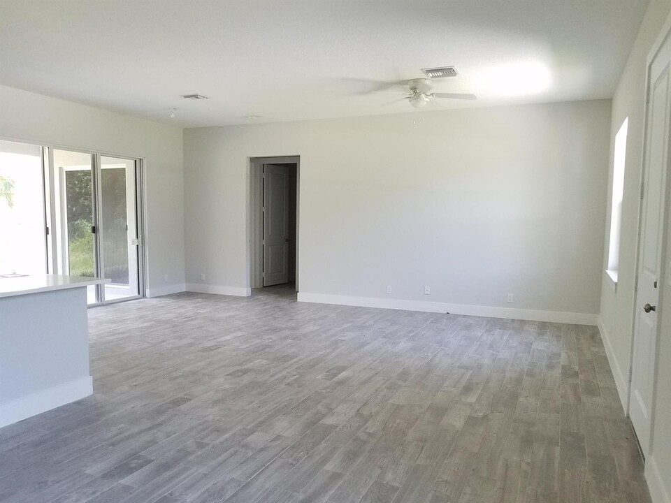17186 84th Ct N in Westlake, FL - Foto de edificio