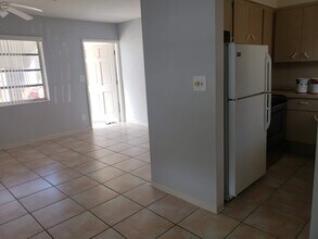 1361 SE 4th St in Deerfield Beach, FL - Foto de edificio - Building Photo