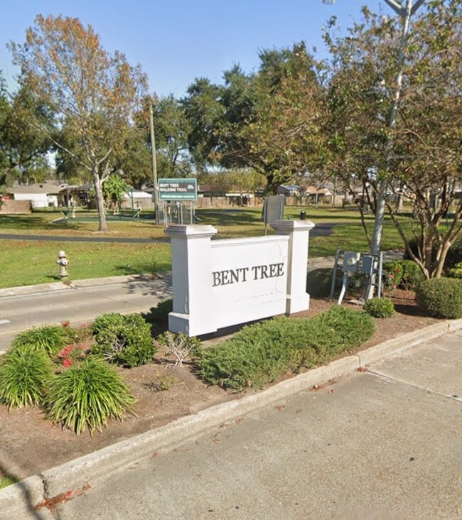 2709 Foliage Dr in Marrero, LA - Building Photo - Building Photo
