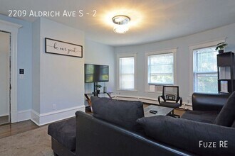 2209 Aldrich Ave S-Unit -2 in Minneapolis, MN - Building Photo - Building Photo