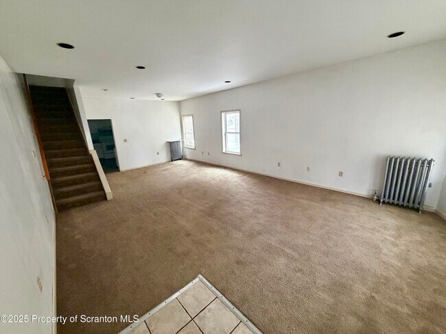818 W Locust St in Scranton, PA - Building Photo - Building Photo