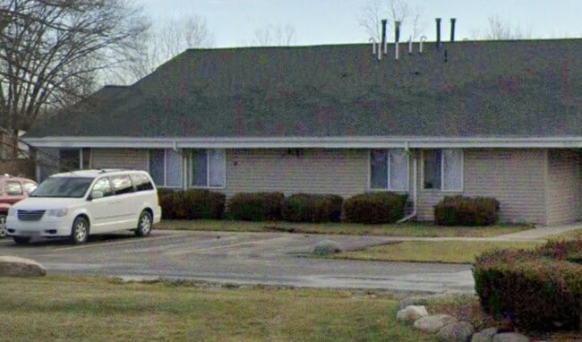 32560 James Curtin Dr in New Haven, MI - Building Photo - Building Photo