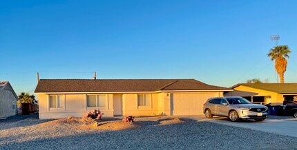 1215 Mohican Dr in Lake Havasu City, AZ - Building Photo - Building Photo