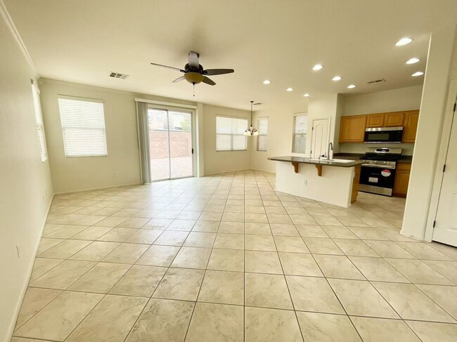 9013 Semillon St in Las Vegas, NV - Building Photo - Building Photo