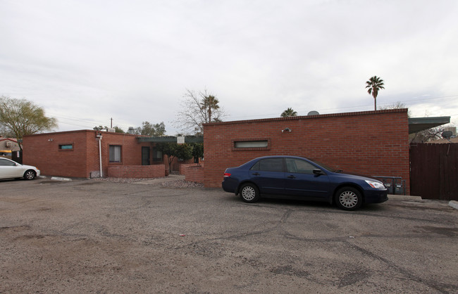 2554-2564 E Lester St in Tucson, AZ - Building Photo - Building Photo